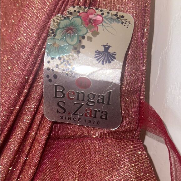 Indian style gown Glittery Red Dress with Floral Accent NWT 4/5 yrs - Picture 2 of 9